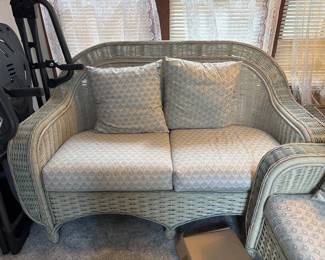 Loveseat
Part of 7 pc vintage wicker sunroom set
58x32x35