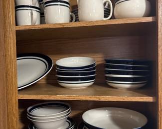 Set of Stoneware dish set
Microwave and Dishwasher safe