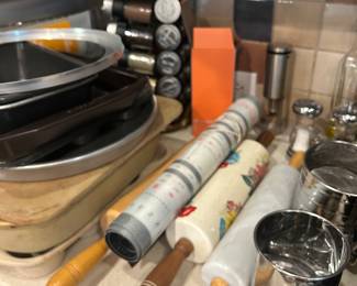Lots of Kitchen Items