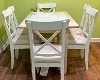 513 Kitchen Table And Chairs 