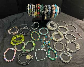 563 Beautiful Bracelets