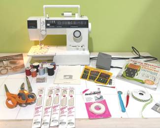 570 Singer Sewing Machine 
