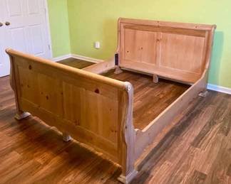 508 Knotty Pine Sleigh Bed 