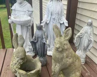 226 Outdoor Statues