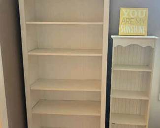 318 Modern White Shelving