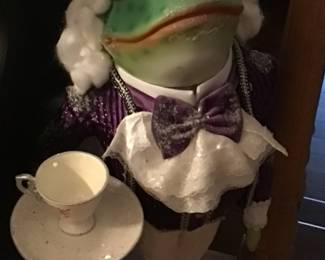 3 foot frog waiter 