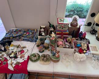 Christmas & Easter Decor