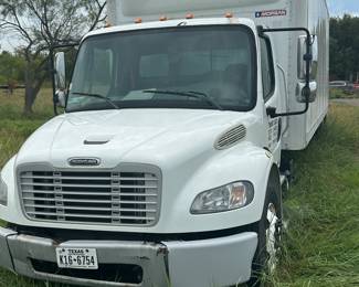 2012 box truck freightliner 
Miles 230k
Price $15000 or OBO