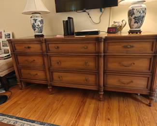 016	Vintage Nine Drawer Bureau	78x21x33