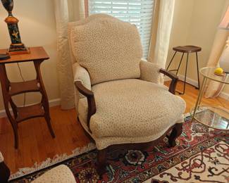 011	The Portico Collection Accent Chair & Ottoman	Chair 33x37x41 Ottoman 29x24x19
