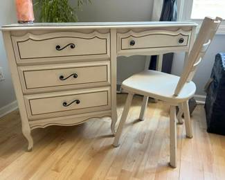 6097 Baronet Deskmin