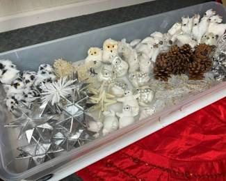 6097 Holiday Ornament Samplermin