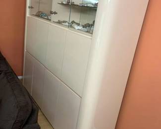 6097 Henredon Display Storage Cabinetmin
