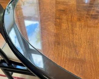 6097 Henredon Scene Three Dining Tabletop Detailmin