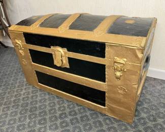 6097 Vintage Painted Trunkmin