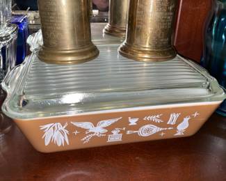 Vintage Pyrex W/ Lid