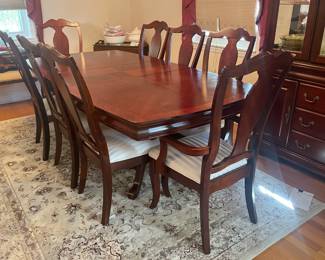 Large Dining Room Table W/ 2 Leaves, 8 Chairs, & Table Pads