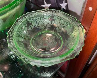 Green Depression Glass Bowl (Some Pieces MAY Be Uranium Glass)