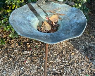 Birdbath W/ Birds On The Edge