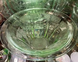 Green Depression Glass Bowl (Some Pieces MAY Be Uranium Glass)