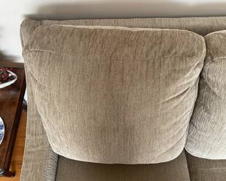 Living Room Sofa W/ 3 Seats & Pull Out Couch