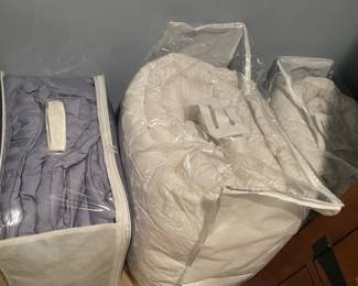 Blankets & Comforters