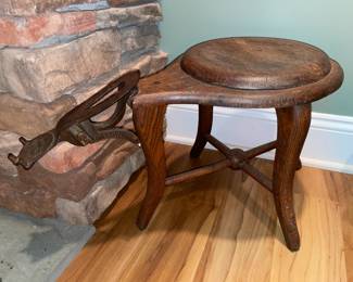 Antique Show Cobble Wooden Seat
