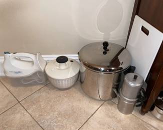 Assorted Kitchenware (Coffee Mugs, Glassware, Bakeware, Dishes, Etc.)