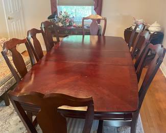 Large Dining Room Table W/ 2 Leaves, 8 Chairs, & Table Pads
