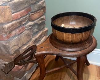 Antique Show Cobble Wooden Seat