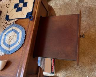 Wooden Accent End Table W/ Pull Out Sides