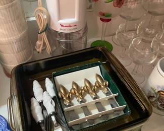 Assorted Kitchen Contents (Bakeware, China, Glassware, Etc.)