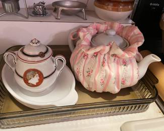 Teapot W/ Warmer