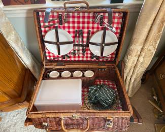 Picnic Basket Set