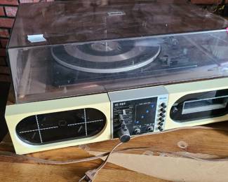 Vintage Miida IC FET Stereo,turntable - unit turns on