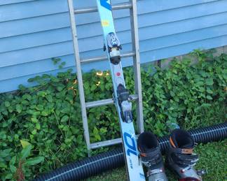 Nordica SUV 10x skis, boots, helmet, snowshoes