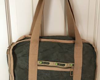 Le Sportsac c. 1970s. Jane Fonda carried one of these.