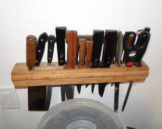 Many knives