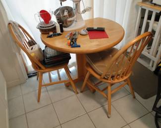 Kitchen set with two chairs