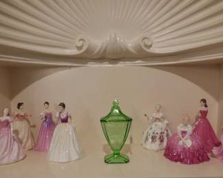 Depression Glass Vaseline urn