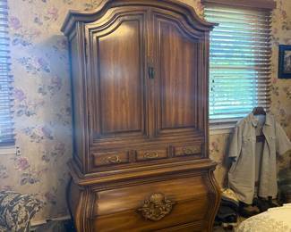 VINTAGE FURNITURE