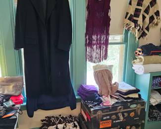 100% Cashmere long jacket size 44R