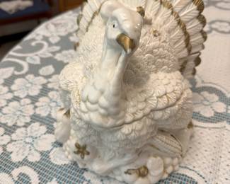 With Thanksgiving just around the corner, this makes a lovely centerpiece. We also have a Thanksgiving themed tablecloth, placemats, and napkins.