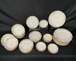 Noritake Brookhollow Dinner Set