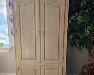 $100 Armoire - 80" tall x 39.5" wide