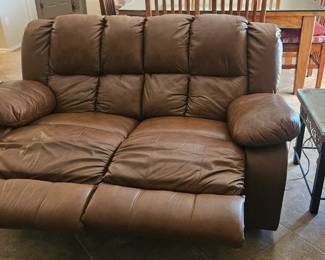 Extra pictures of loveseat