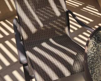 Extra patio table picture 