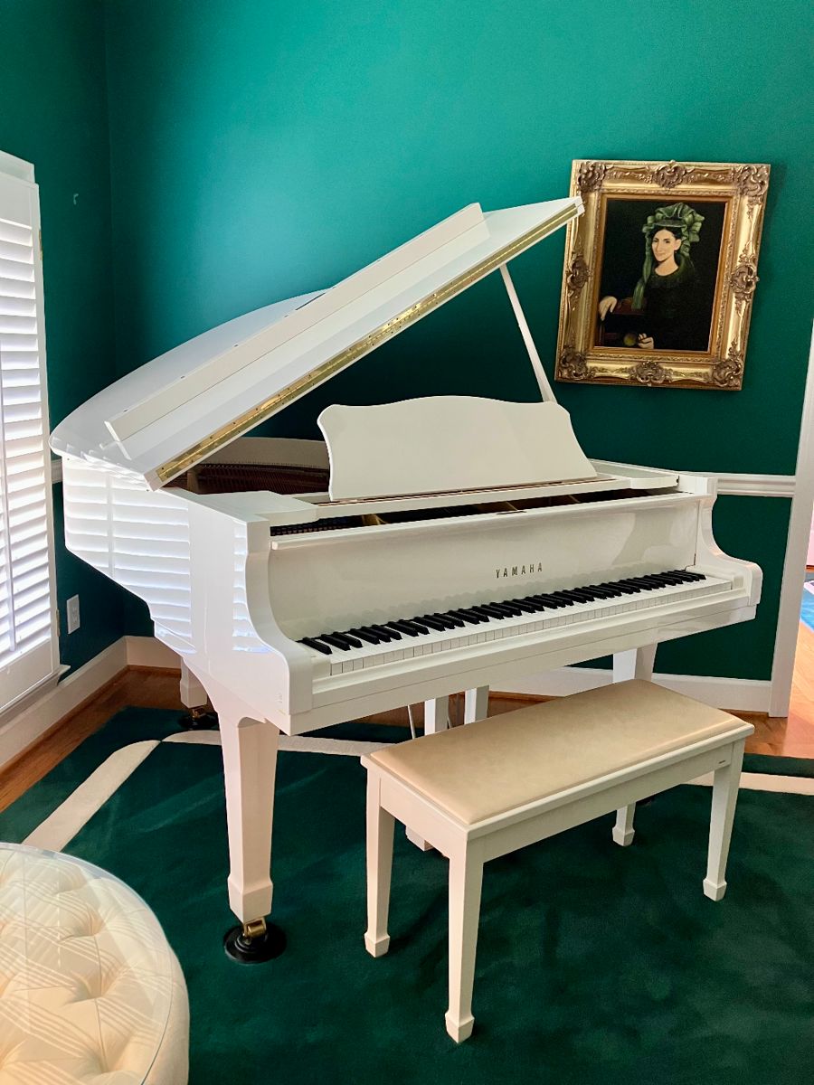 Yamaha white Lacquered G2 baby grand piano