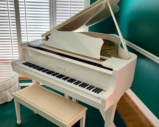 Yamaha G2 white lacquer baby grand piano 