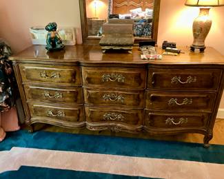 Henredon “Villandry” 9-drawer dresser w/ mirror